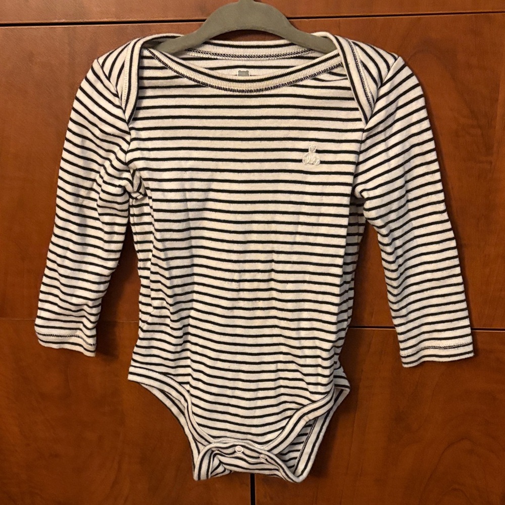 4/$20 🌱 Baby GAP Striped Onesie 6-12m